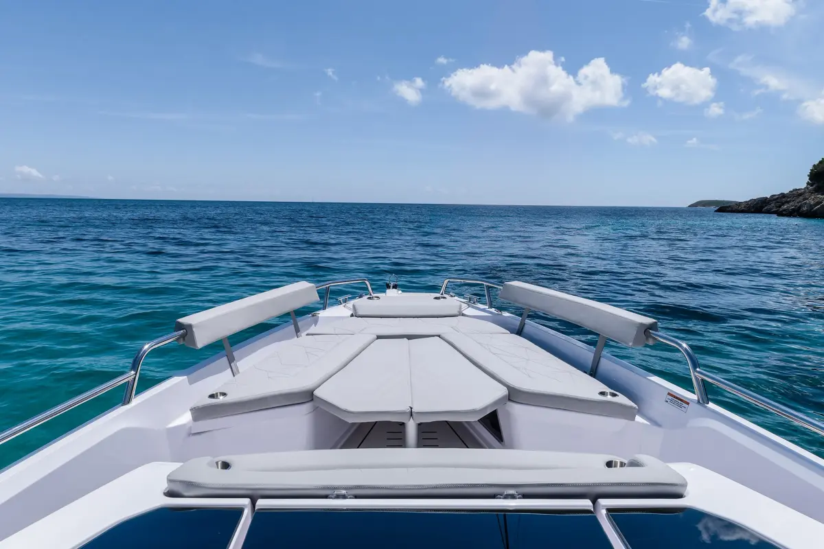 Axopar 28, main deck — Athens Yachts Rental, Athens. Axopar 28 — 30m