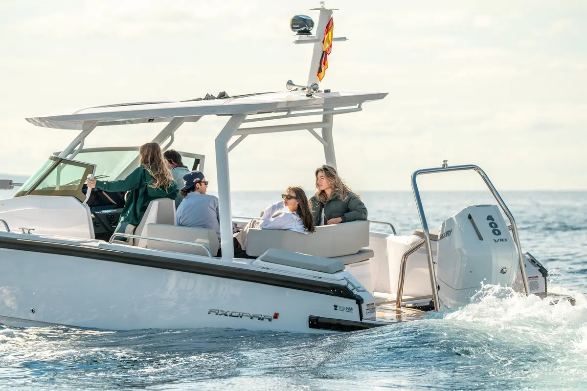Axopar 28, flybridge — Athens Yachts Rental, Athens. Axopar 28 — 30m
