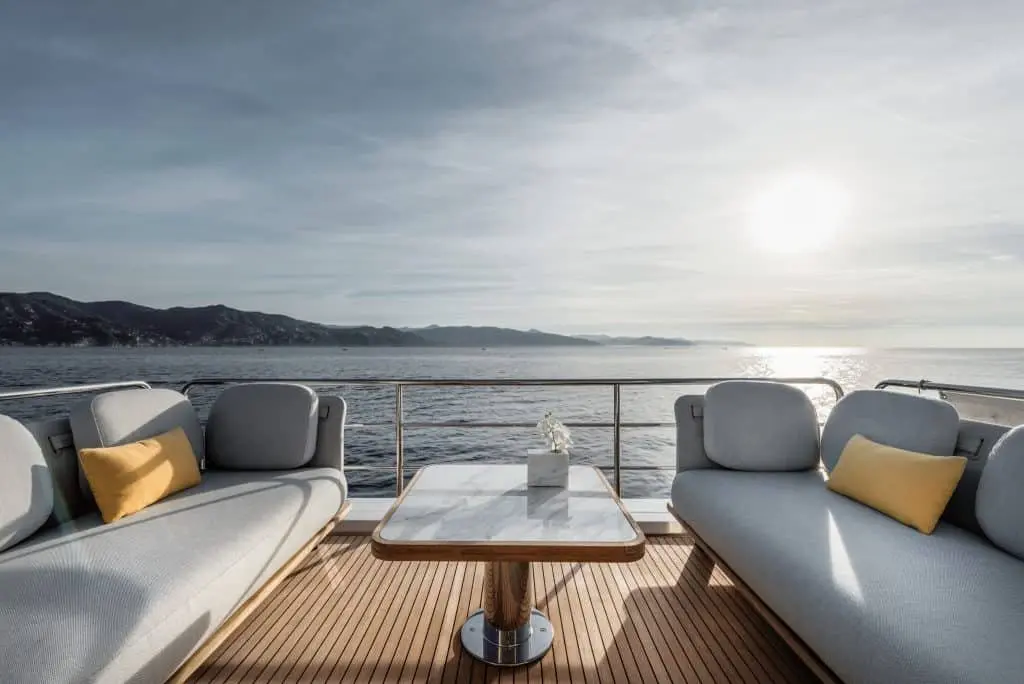 Azimut 60 Fly, flybridge — Athens Yachts Rental, Athens. Azimut 60 Fly — 20m