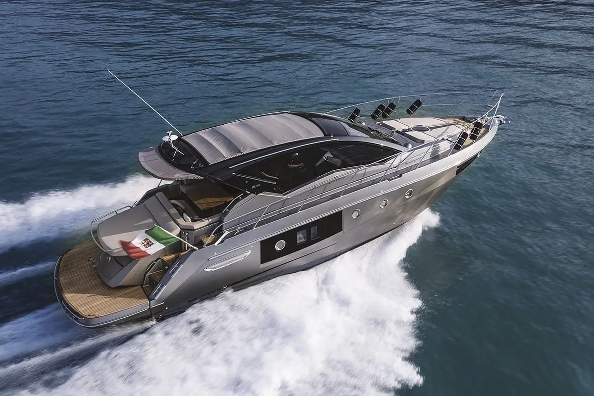 Cranchi M44 HT, master cabin — Athens Yachts Rental, Athens. Cranchi M44 HT — 14m