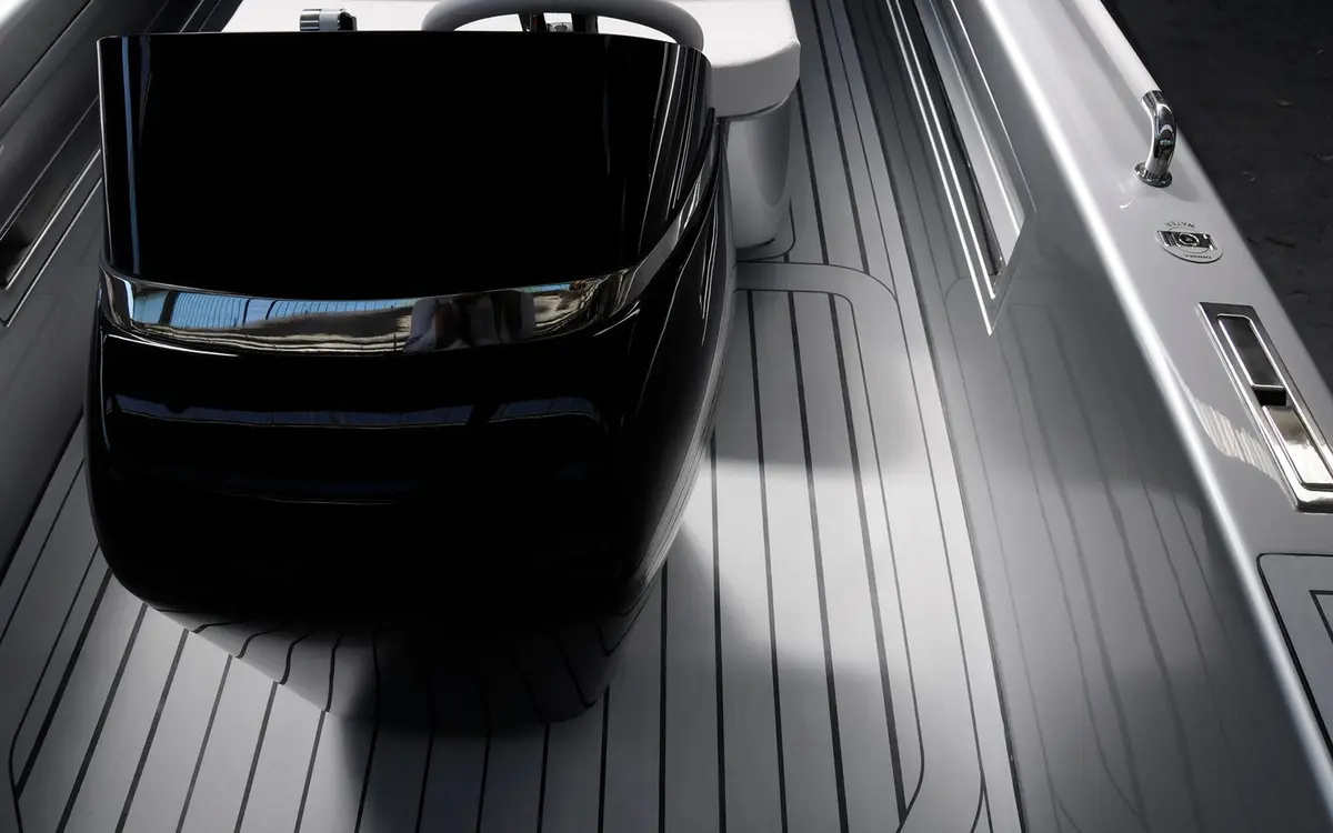 Dariel 7.5m, aft deck — Athens Yachts Rental, Athens. Dariel 7.5m — 7.5m