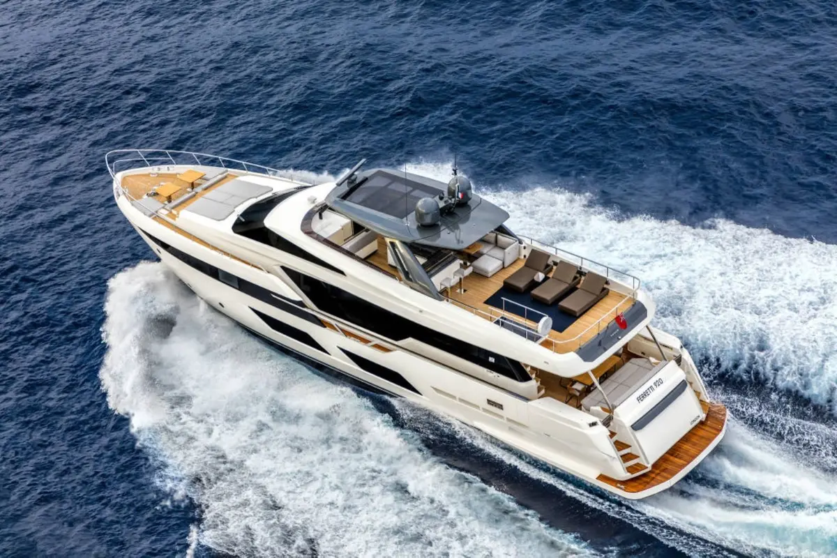 Ferretti 920, flybridge — Athens Yachts Rental, Athens. Ferretti 920 — 28m