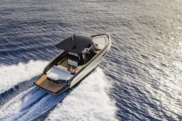 Invictus 280 GT — Athens Yachts Rental, Athens