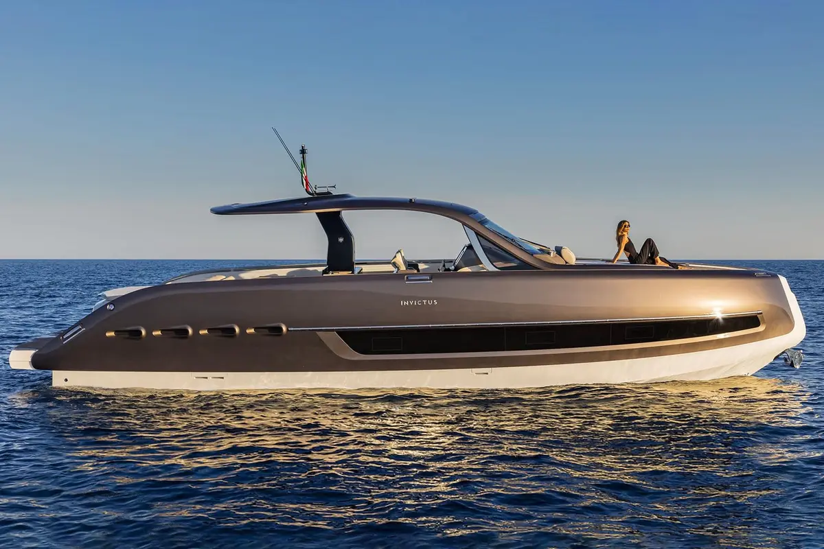 Invictus 460, exterior — Athens Yachts Rental, Athens. Invictus 460 — 14.4m