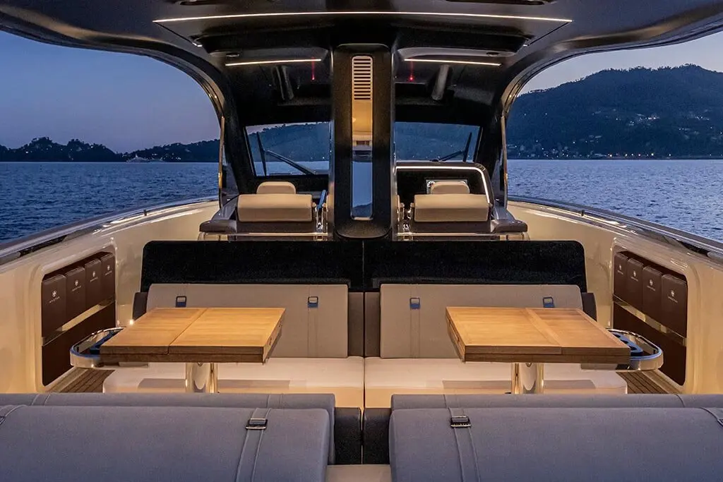 Invictus 460, master cabin — Athens Yachts Rental, Athens. Invictus 460 — 14.4m