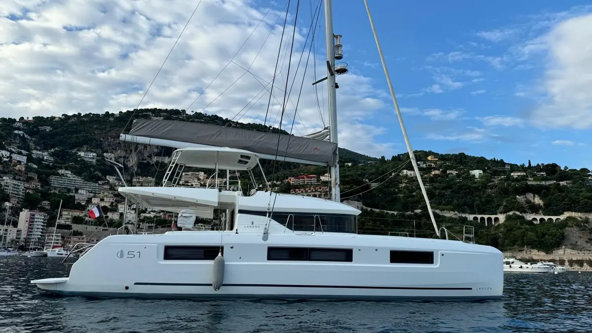 Lagoon 5.1, exterior — Athens Yachts Rental, Athens. Lagoon 5.1 — 14m