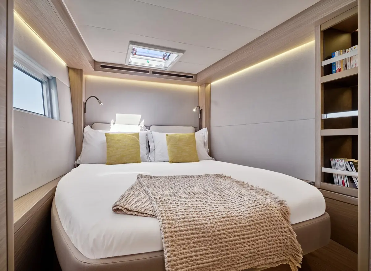 Lagoon 5.1, master cabin — Athens Yachts Rental, Athens. Lagoon 5.1 — 14m
