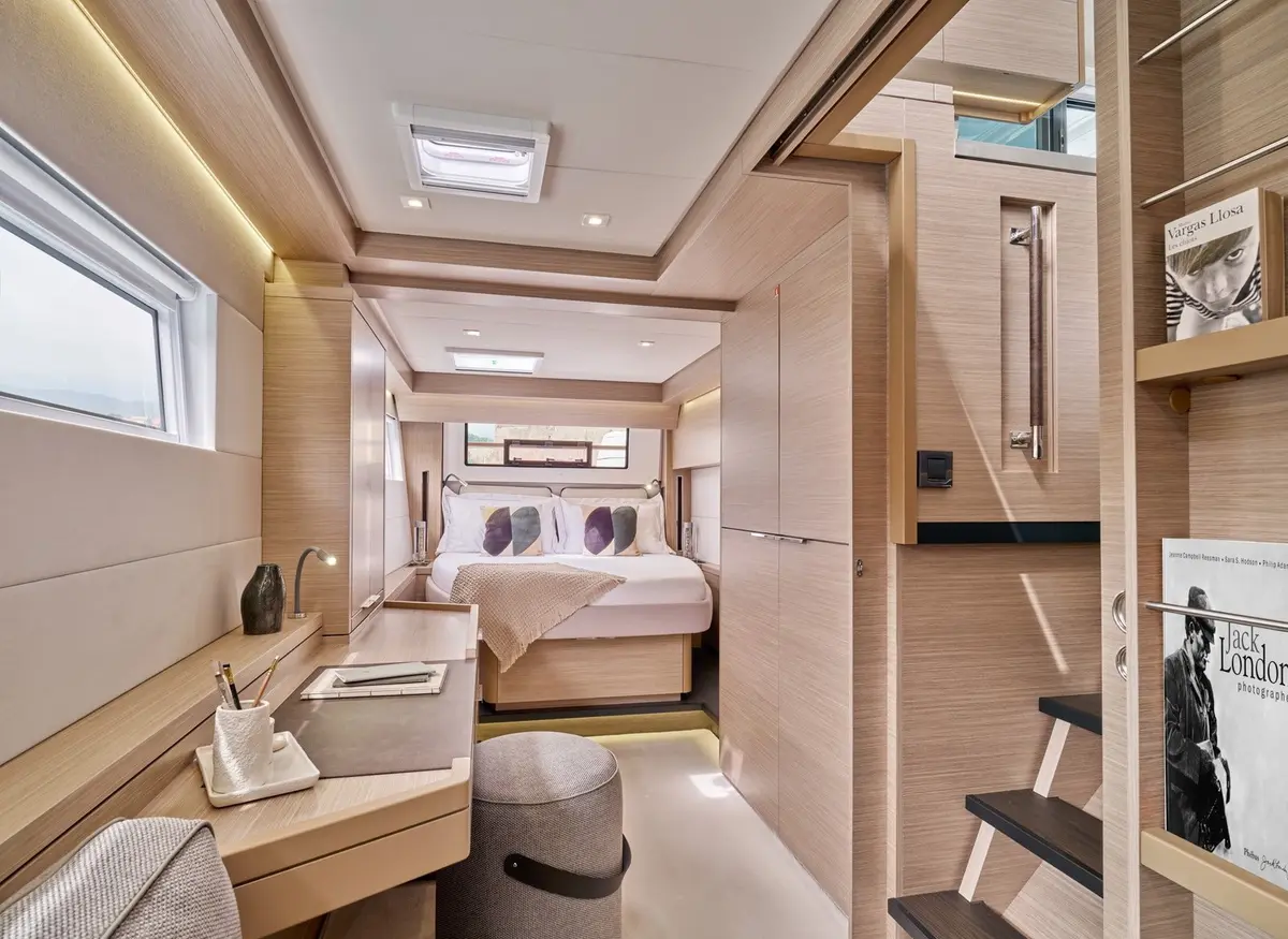 Lagoon 5.1, flybridge — Athens Yachts Rental, Athens. Lagoon 5.1 — 14m