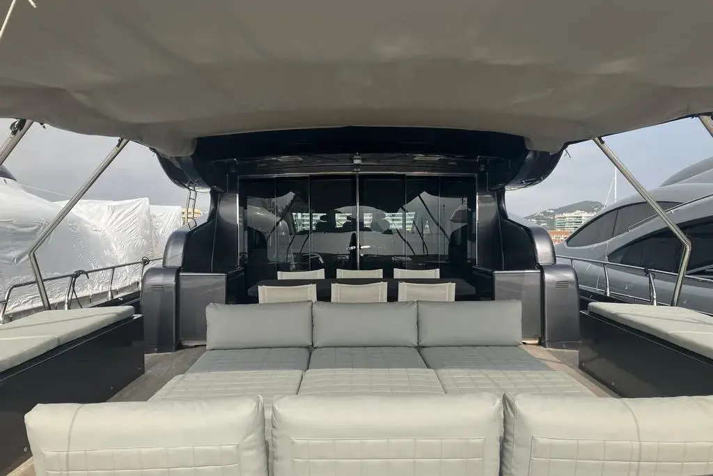 Leopard 31, salon — Athens Yachts Rental, Athens. Leopard 31 — 31m