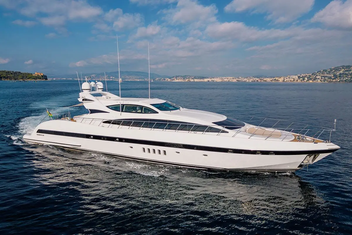 Mangusta 105, exterior — Athens Yachts Rental, Athens. Mangusta 105 — 31m
