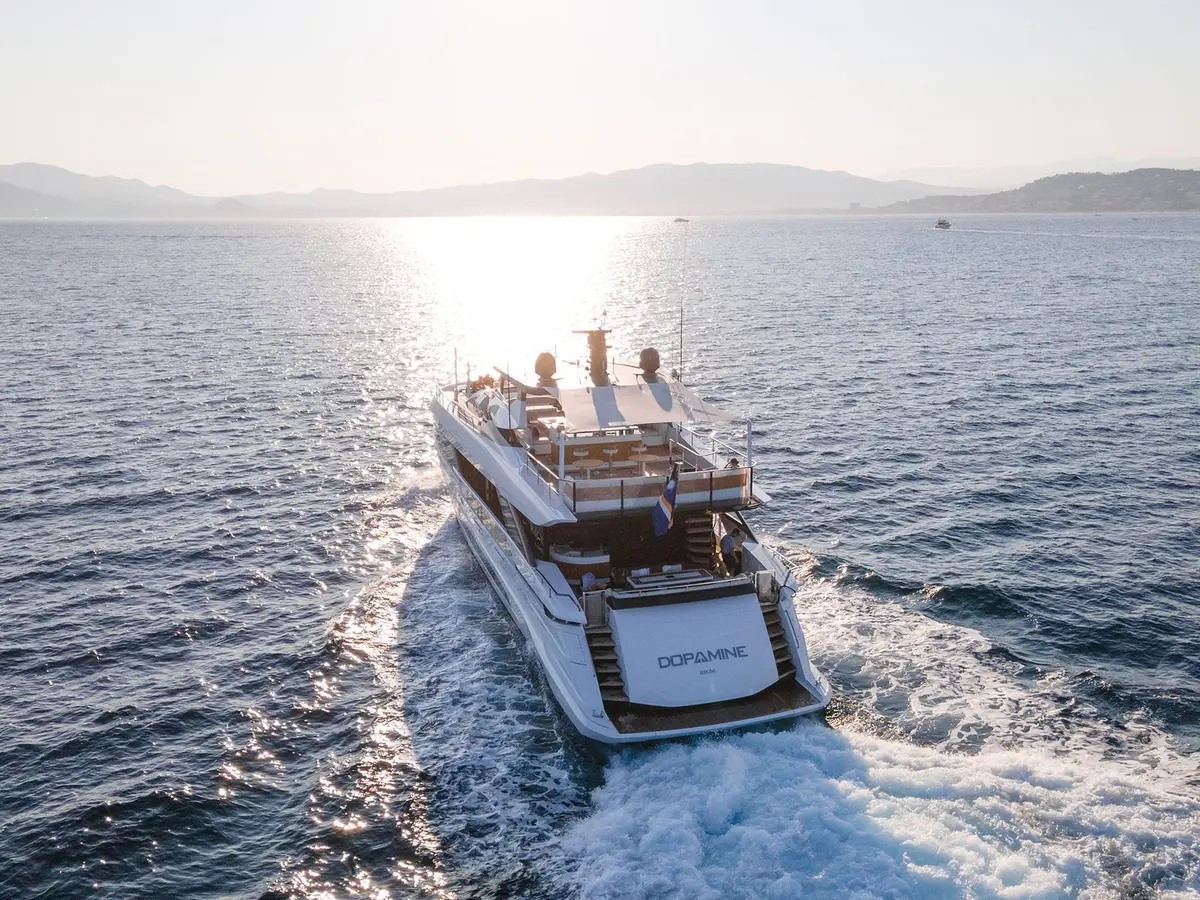 Mangusta 33, flybridge — Athens Yachts Rental, Athens. Mangusta 33 — 33m