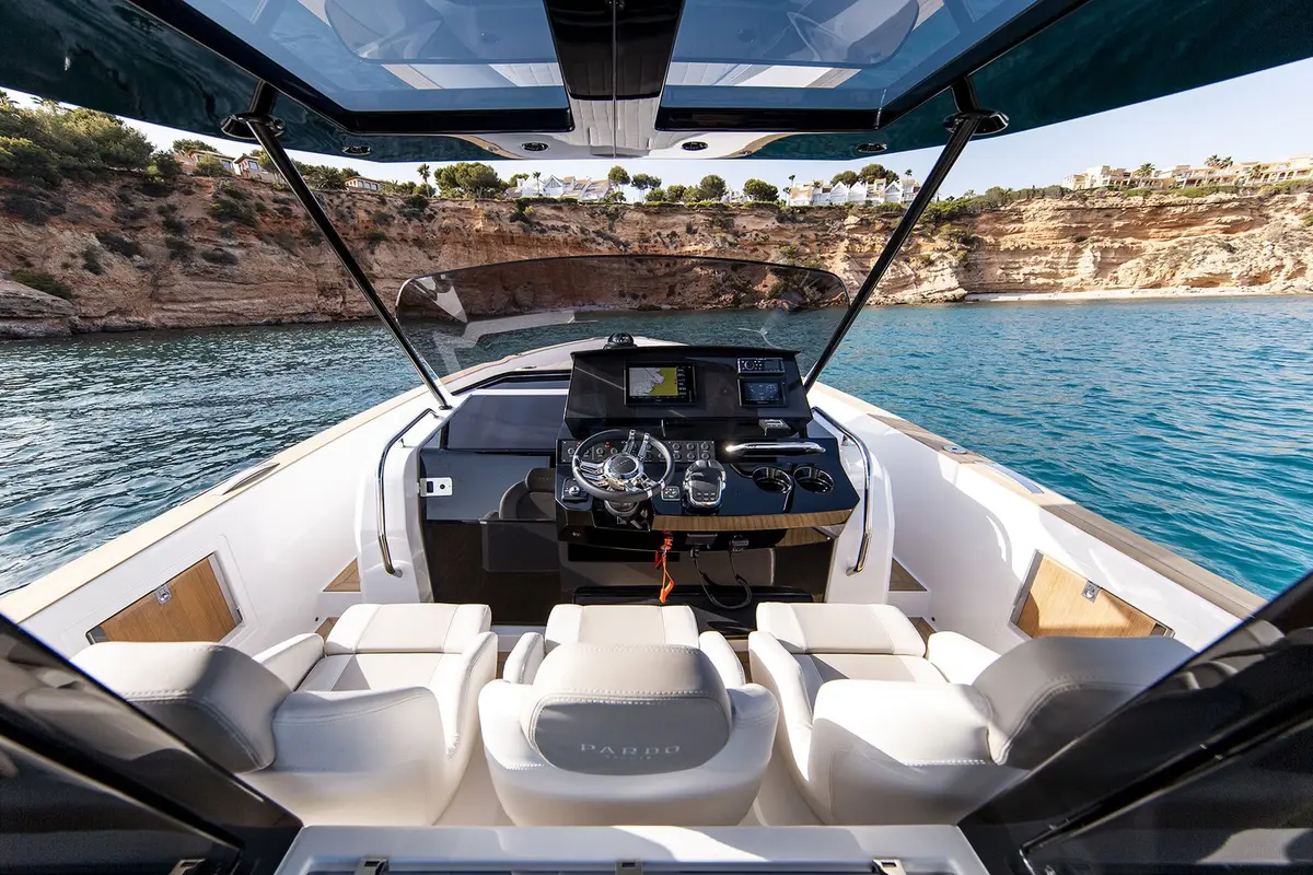 Pardo 38, main deck — Athens Yachts Rental, Athens. Pardo 38 — 11.56m