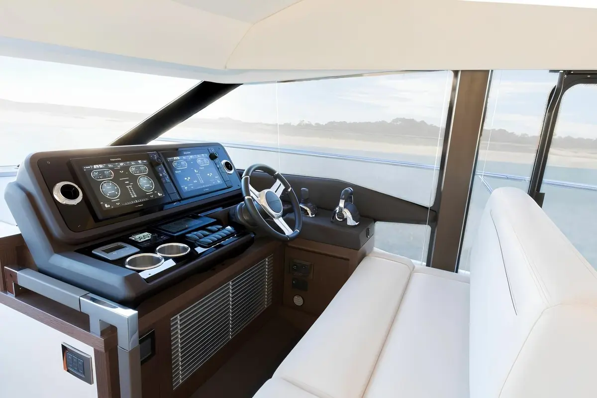 Prestige 520 Fly, main deck — Athens Yachts Rental, Athens. Prestige 520 Fly — 15m