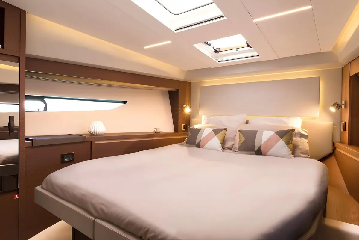 Prestige 520 Fly, aft deck — Athens Yachts Rental, Athens. Prestige 520 Fly — 15m