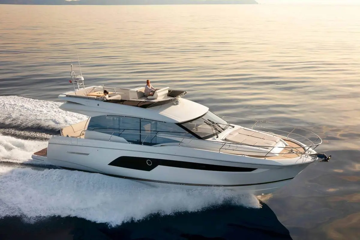 Prestige 550 FLY, main deck — Athens Yachts Rental, Athens. Prestige 550 FLY — 18m