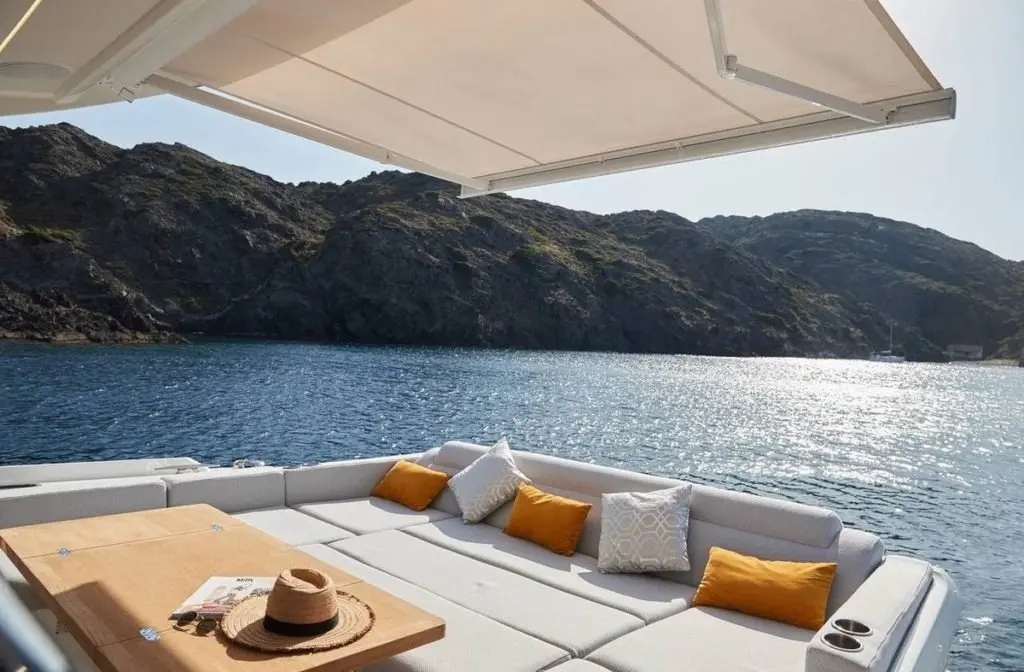 Prestige 590 Fly, main deck — Athens Yachts Rental, Athens. Prestige 590 Fly — 19m