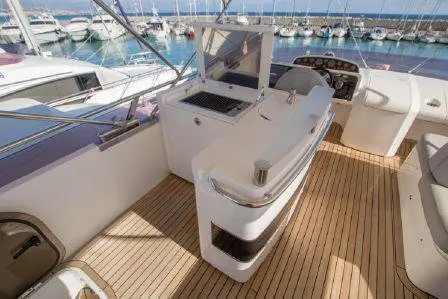 Princess 64 Fly, master cabin — Athens Yachts Rental, Athens. Princess 64 Fly — 20m