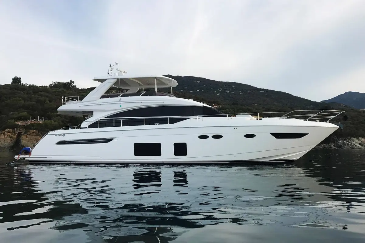 Princess 68 Fly, exterior — Athens Yachts Rental, Athens. Princess 68 Fly — 21m