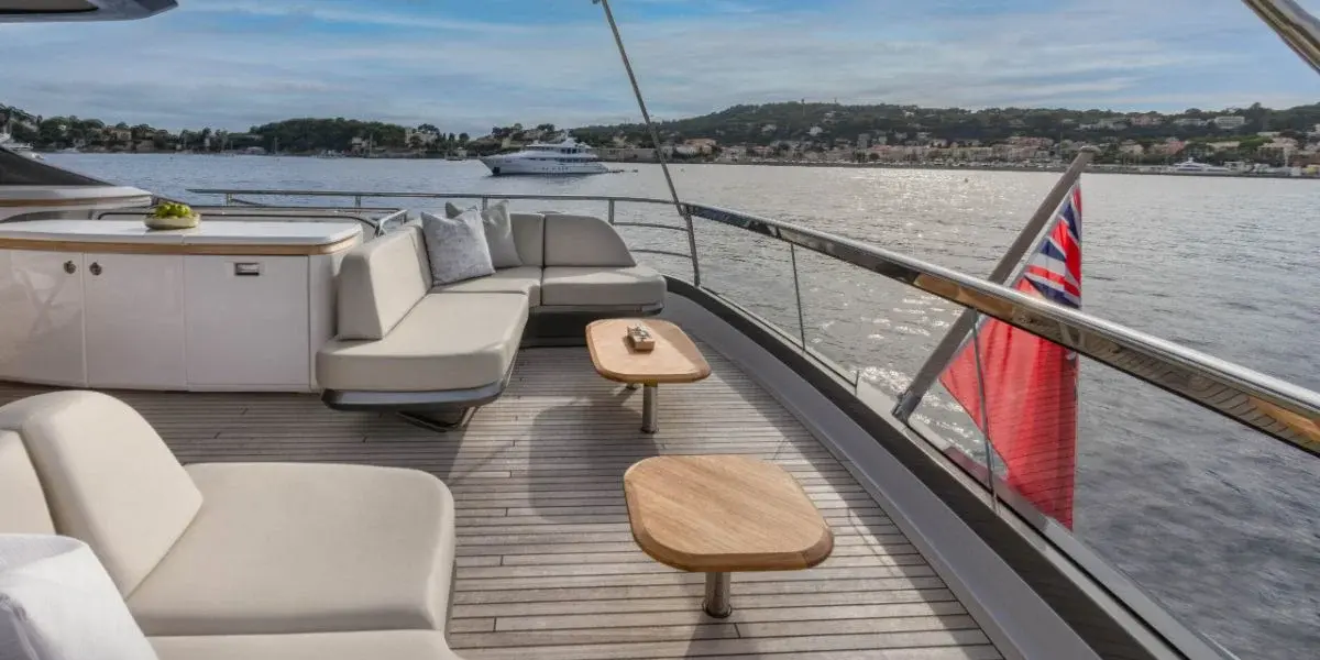 Princess Y80, master cabin — Athens Yachts Rental, Athens. Princess Y80 — 25m