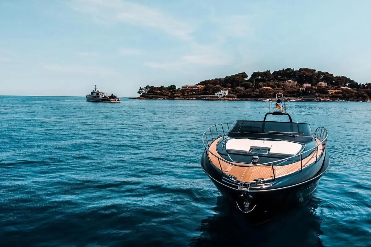 Riva 56 Rivale, master cabin — Athens Yachts Rental, Athens. Riva 56 Rivale — 17m
