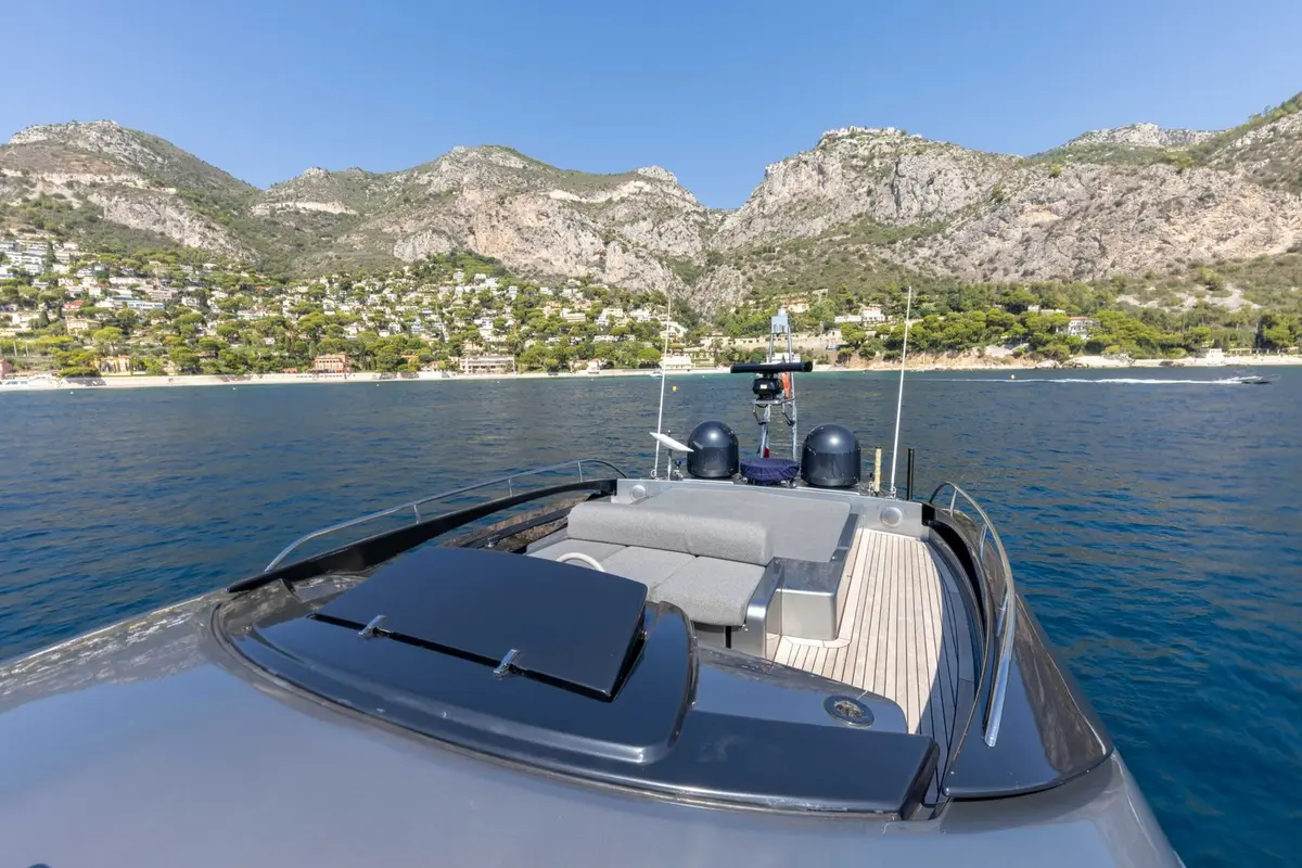Riva 86 Domino, salon — Athens Yachts Rental, Athens. Riva 86 Domino — 26m