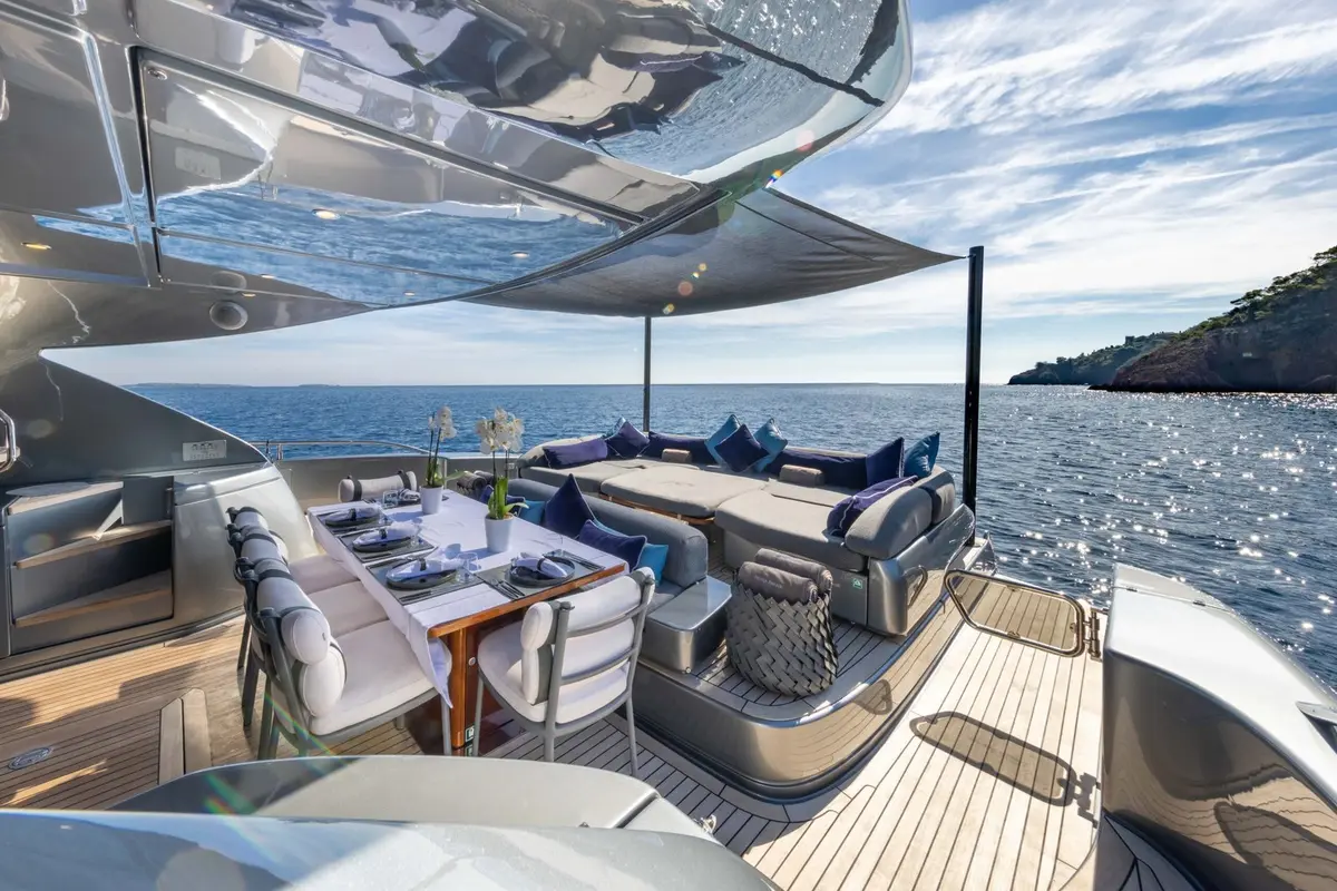 Riva 86 Domino, flybridge — Athens Yachts Rental, Athens. Riva 86 Domino — 26m
