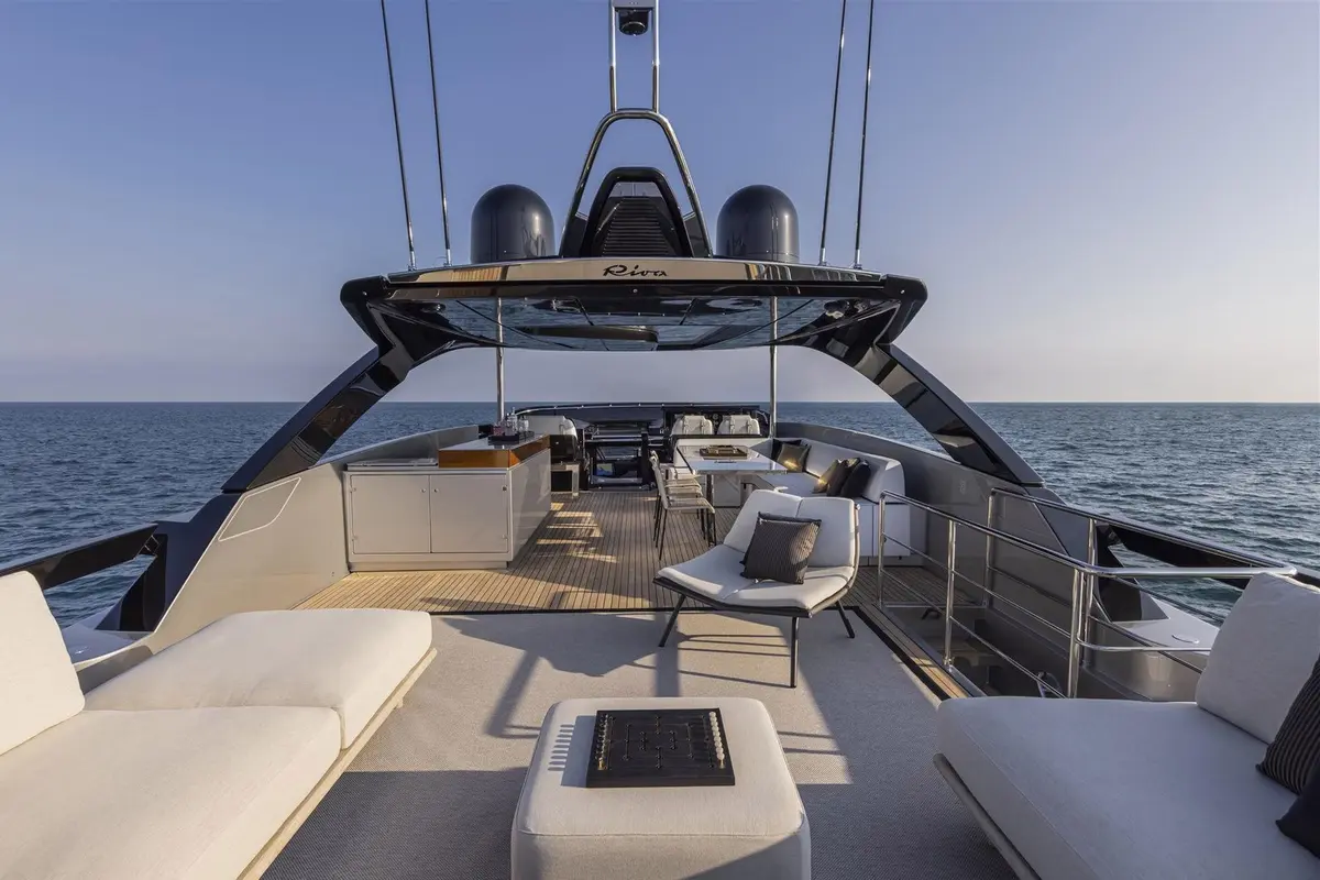 Riva 90, flybridge — Athens Yachts Rental, Athens. Riva 90 — 28.5m