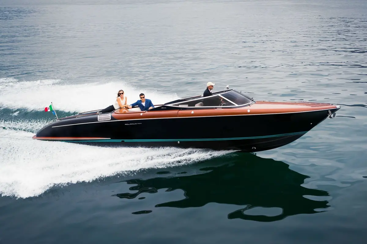 Riva Aquariva, exterior — Athens Yachts Rental, Athens. Riva Aquariva — 10m