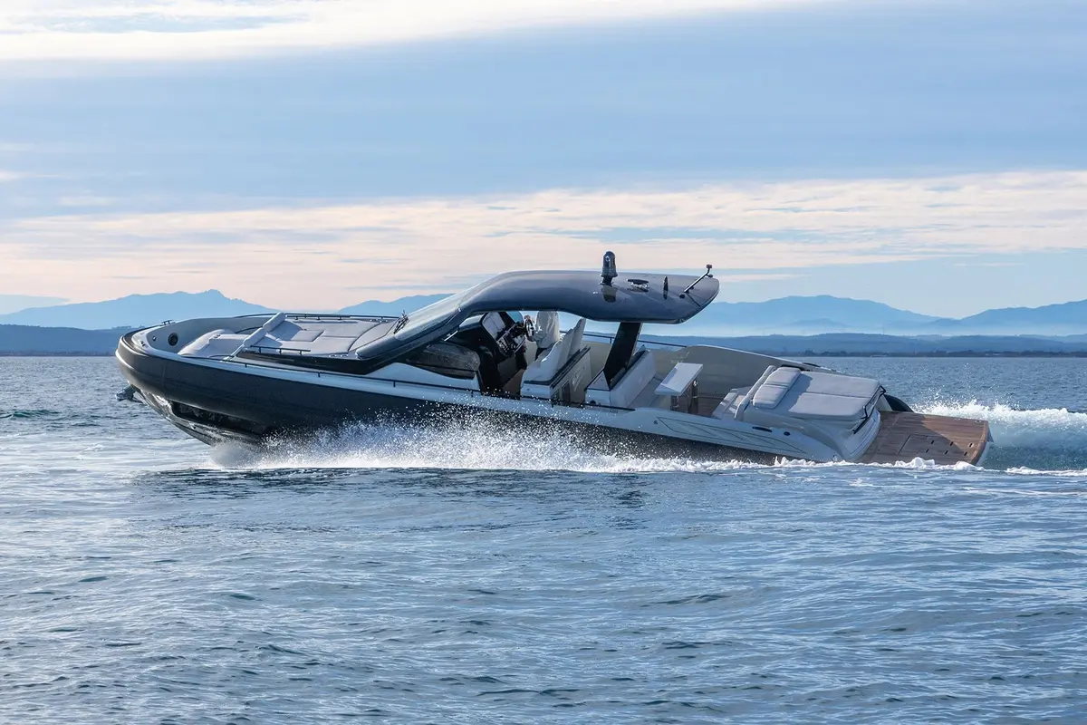 Sacs 47, exterior — Athens Yachts Rental, Athens. Sacs 47 — 14m