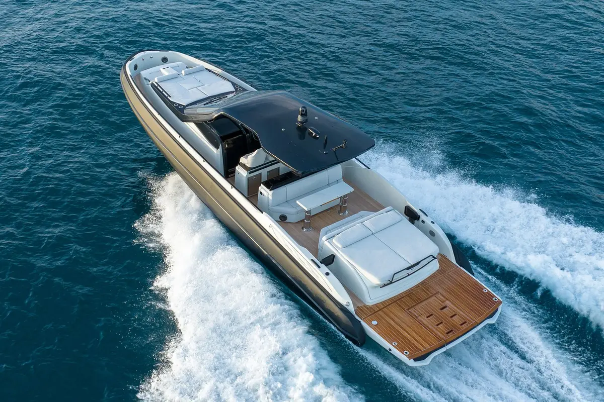 Sacs 47, main deck — Athens Yachts Rental, Athens. Sacs 47 — 14m