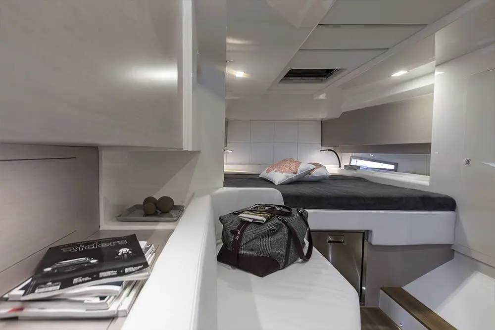 Sacs 47, master cabin — Athens Yachts Rental, Athens. Sacs 47 — 14m
