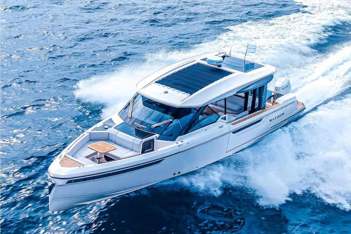 Saxdor 400 GTO, main deck — Athens Yachts Rental, Athens. Saxdor 400 GTO — 12.4m