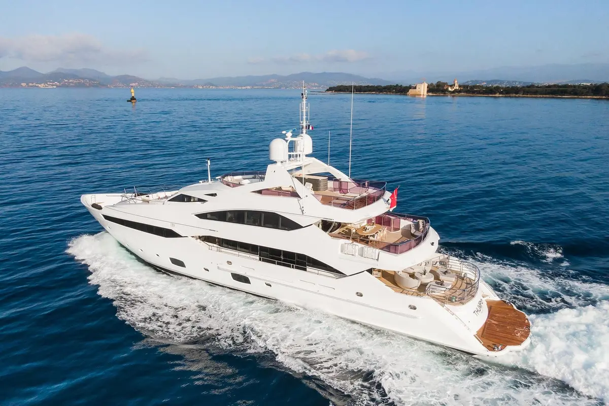Thumper, salon — Athens Yachts Rental, Athens. Thumper — 40m