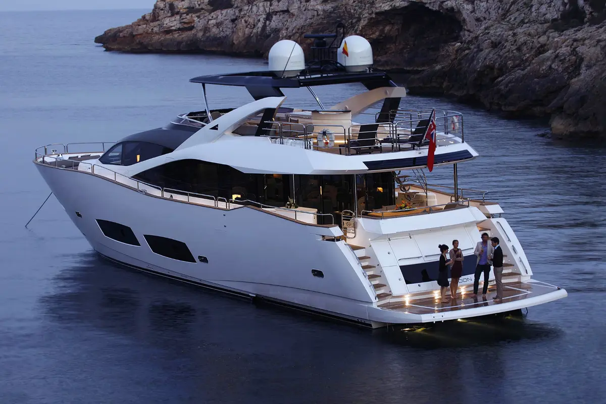 Sunseeker 28, main deck — Athens Yachts Rental, Athens. Sunseeker 28 — 28m