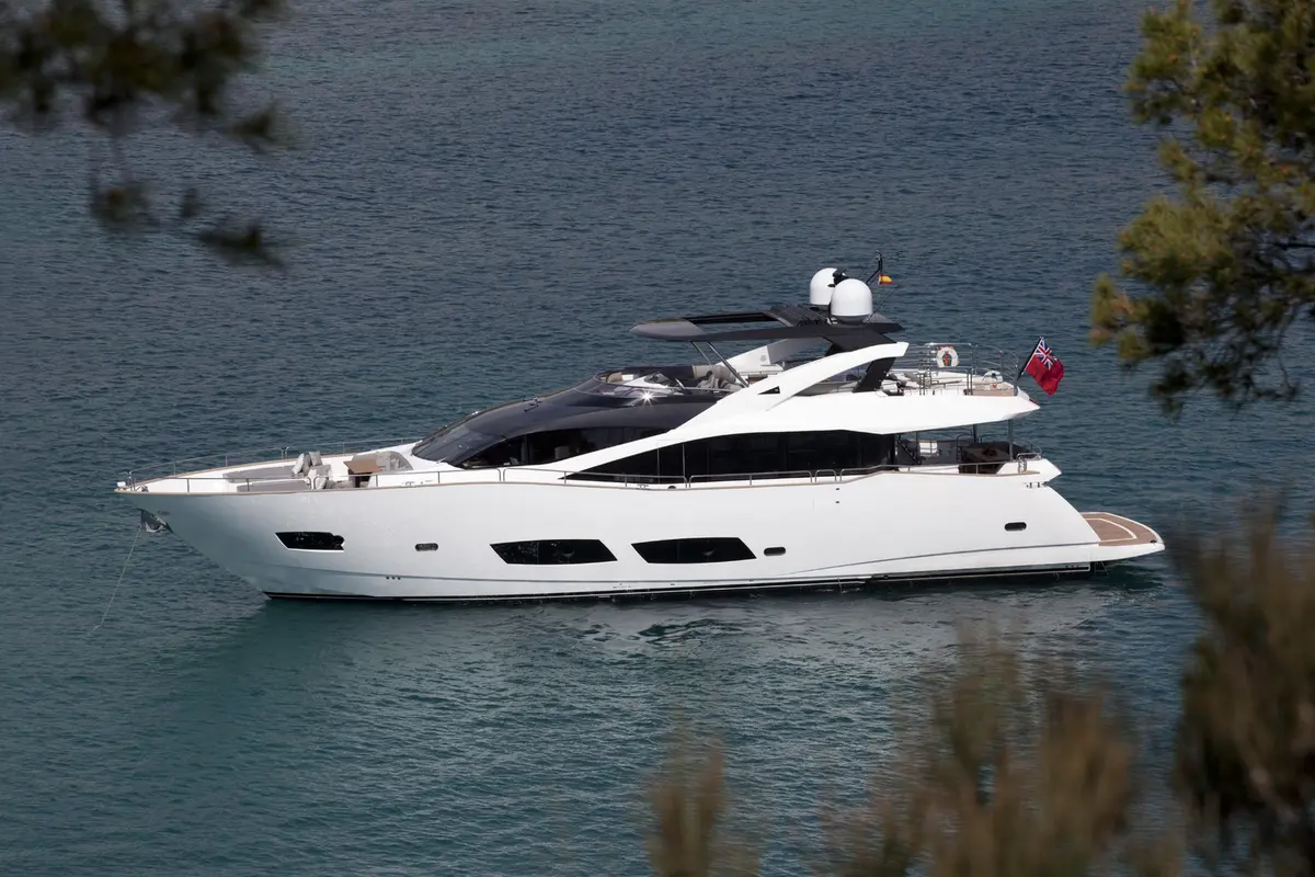 Sunseeker 28, aft deck — Athens Yachts Rental, Athens. Sunseeker 28 — 28m