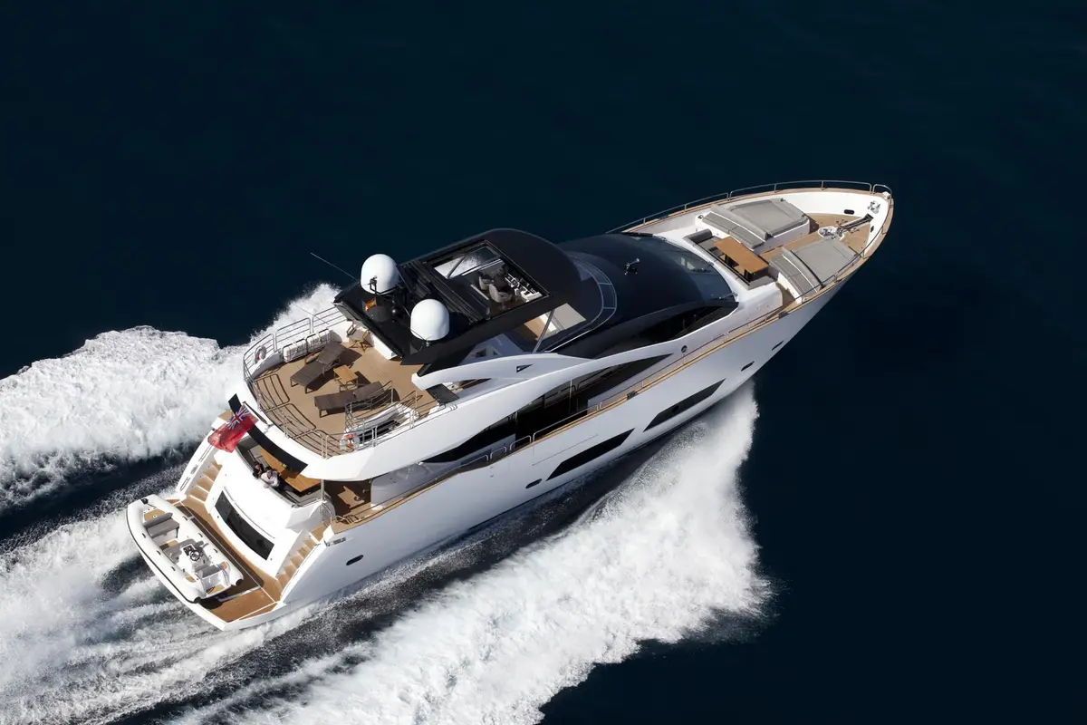 Sunseeker 28, salon — Athens Yachts Rental, Athens. Sunseeker 28 — 28m
