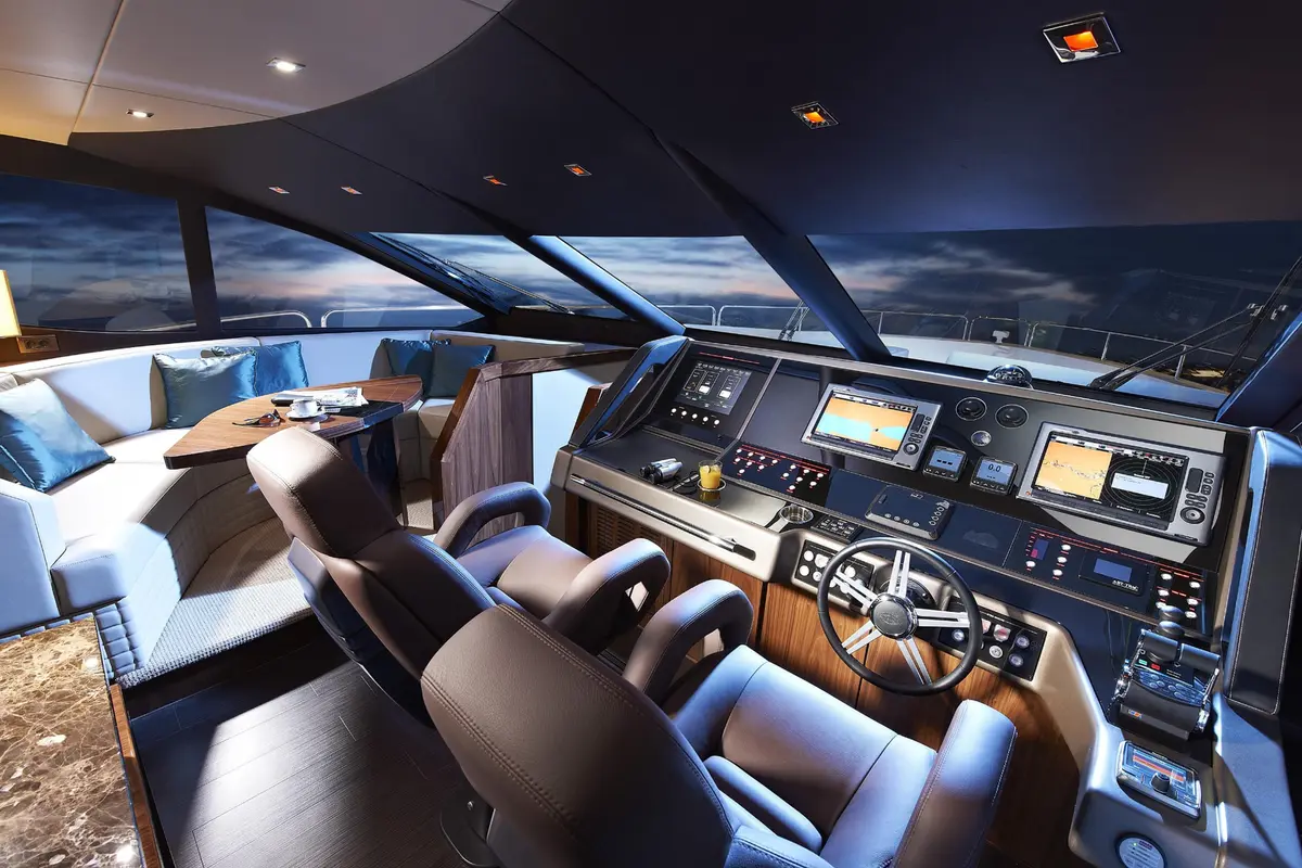 Sunseeker 28, master cabin — Athens Yachts Rental, Athens. Sunseeker 28 — 28m