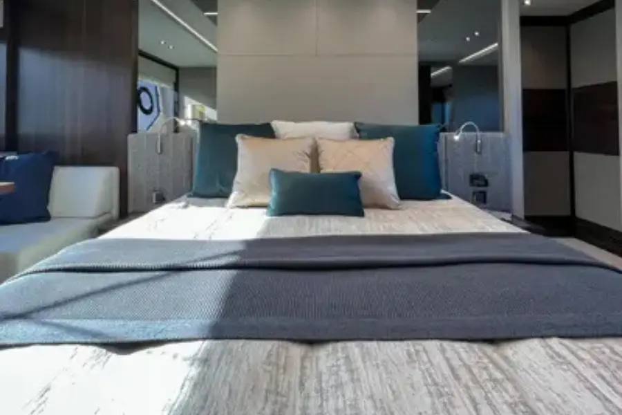 Sunseeker 76, master cabin — Athens Yachts Rental, Athens. Sunseeker 76 — 23m