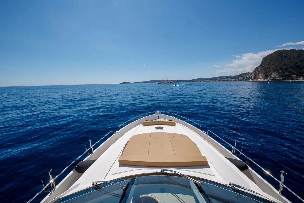 Sunseeker 82, flybridge — Athens Yachts Rental, Athens. Sunseeker 82 — 26m