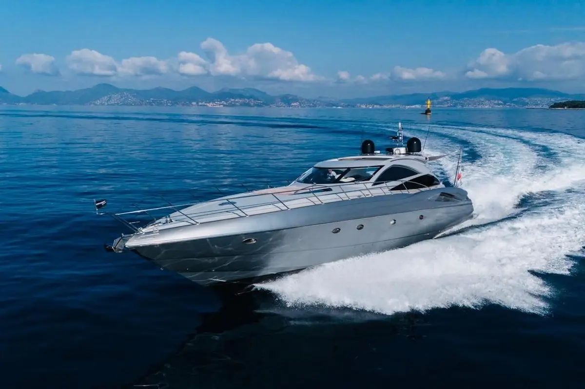 Sunseeker Predator 68, exterior — Athens Yachts Rental, Athens. Sunseeker Predator 68 — 20m