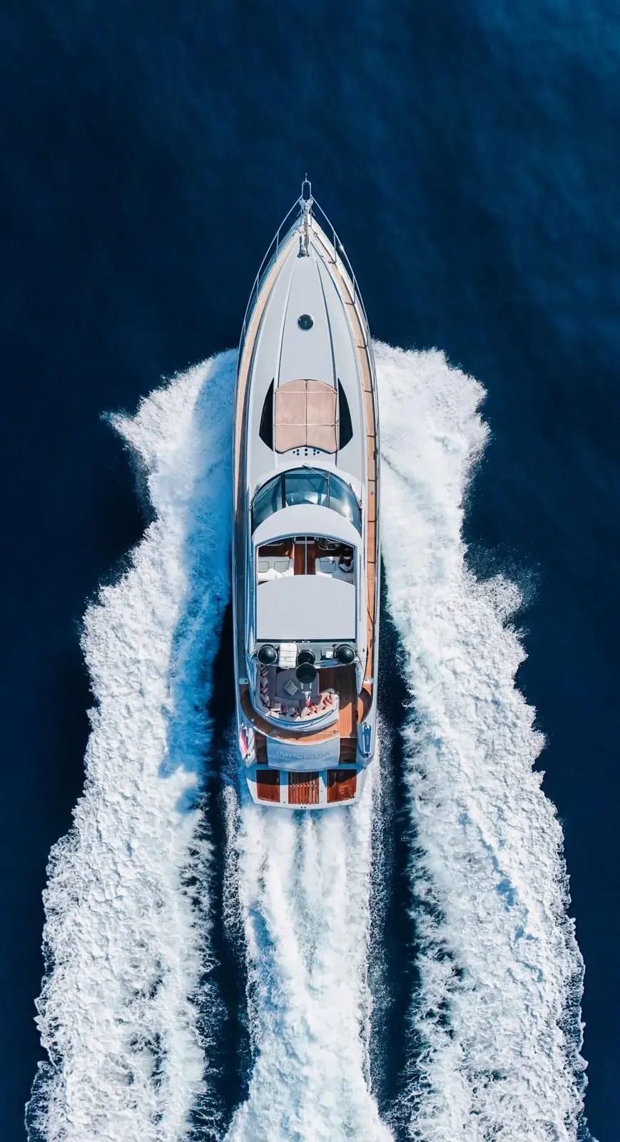 Sunseeker Predator 68, main deck — Athens Yachts Rental, Athens. Sunseeker Predator 68 — 20m