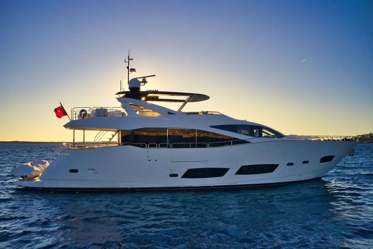 Sunseeker 95, exterior — Athens Yachts Rental, Athens. Sunseeker 95 — 29m