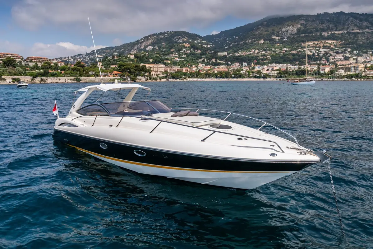 Superhawk 34, salon — Athens Yachts Rental, Athens. Superhawk 34 — 11m