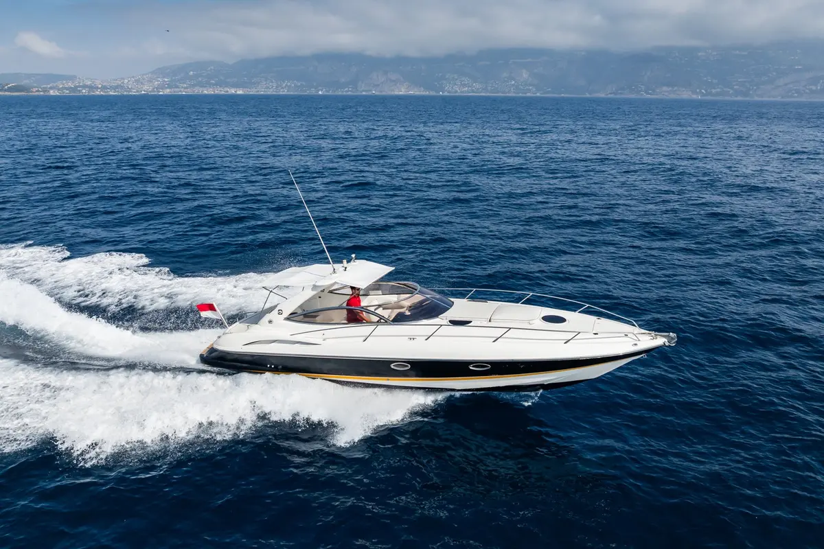 Superhawk 34, flybridge — Athens Yachts Rental, Athens. Superhawk 34 — 11m