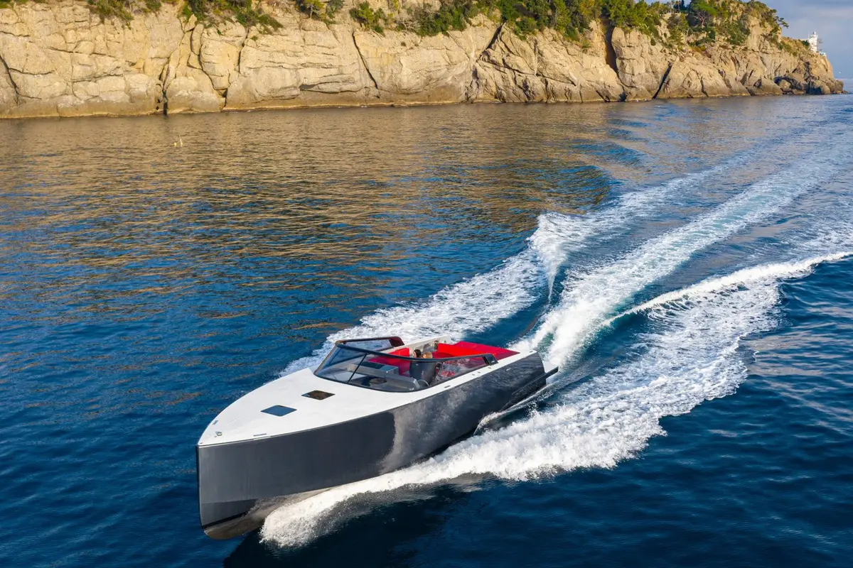 Vandutch 48, cubierta de popa — Athens Yachts Rental, Atenas. Vandutch 48 — 15m