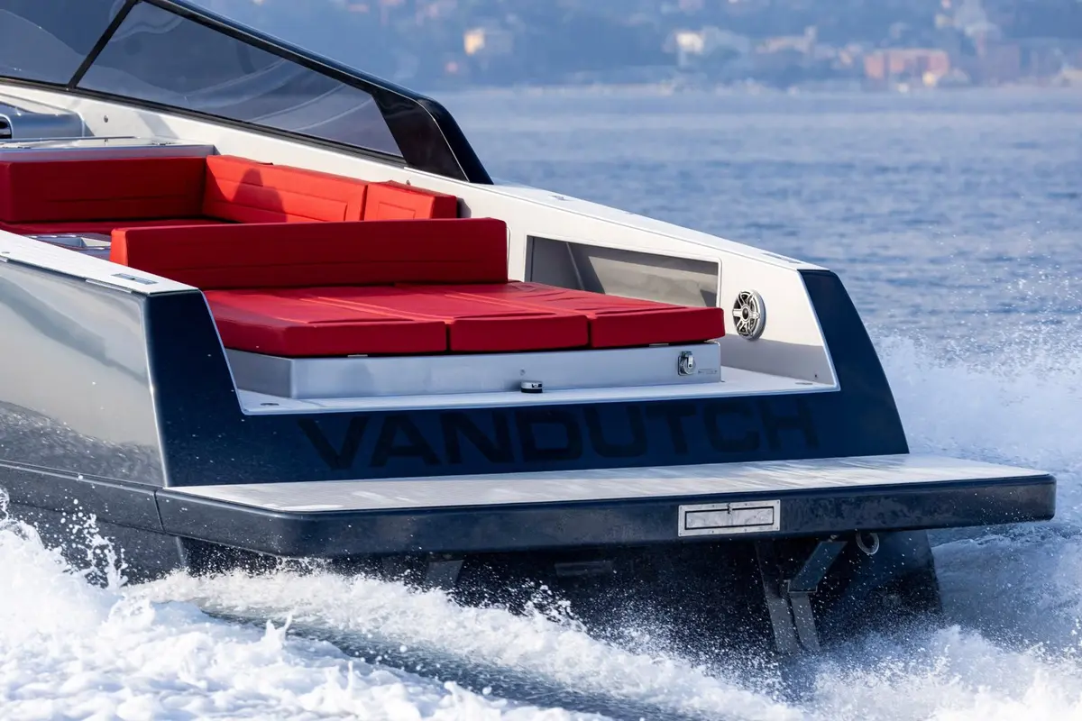 Vandutch 48, flybridge — Athens Yachts Rental, Atenas. Vandutch 48 — 15m