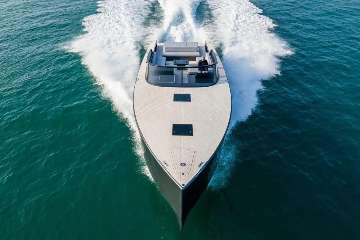 Vandutch 55, salón — Athens Yachts Rental, Atenas. Vandutch 55 — 16m
